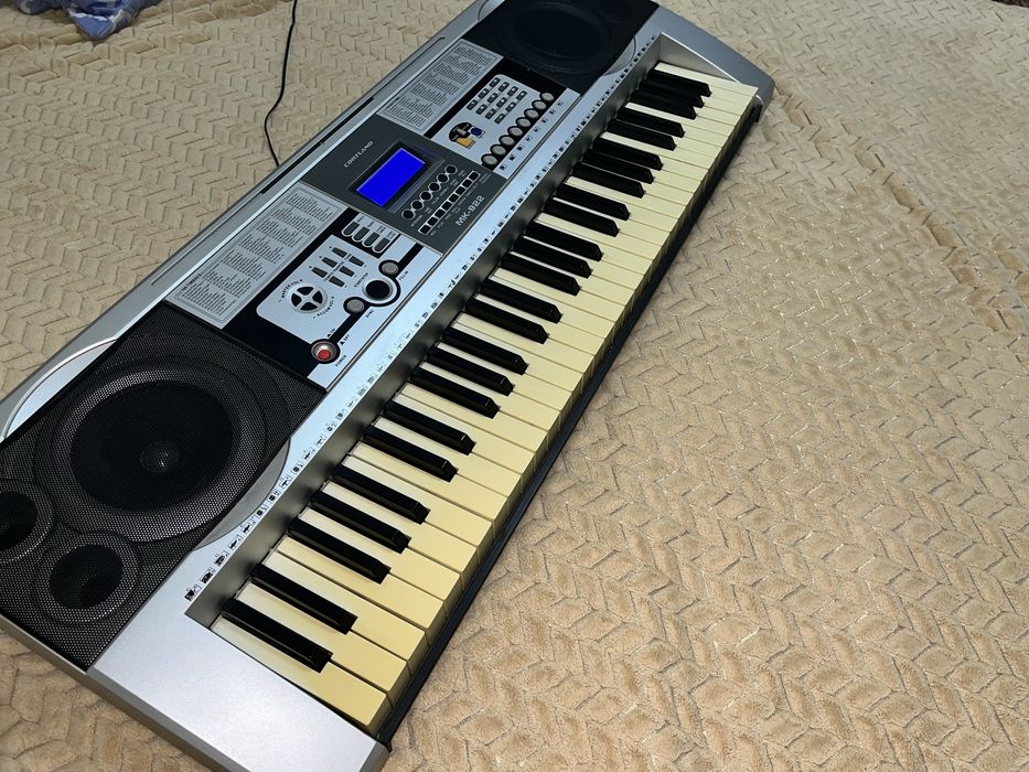 Срочно продается Синтезатор cortland MK-922