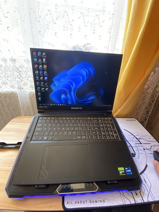 Vand sau schimb laptop gigabyte g6 kf ca nou!!!
