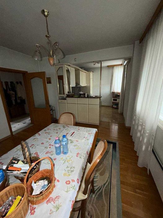 Триетажна къща в Центъра на гр.Свиленград,обл.Хасково