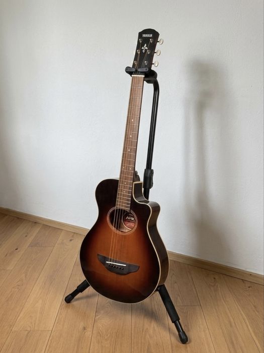 Китара Yamaha APXT2 Natural Sunburst – Електро-акустична китара с калъф и аксесоари