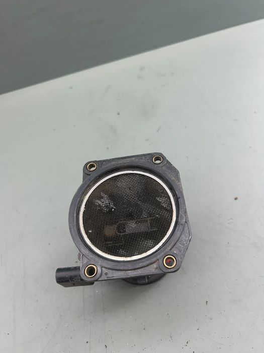 Debitmetru aer 06A906461B Volkswagen VW Golf 2002 1.6 MT (105 hp)