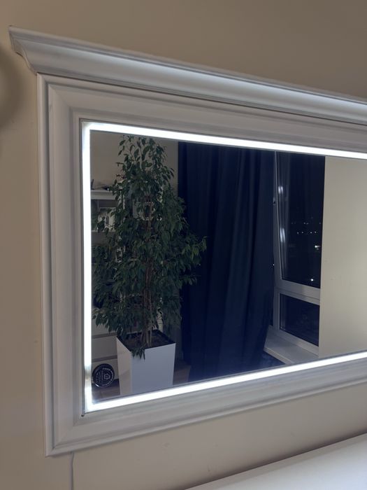 Комод с зеркалом