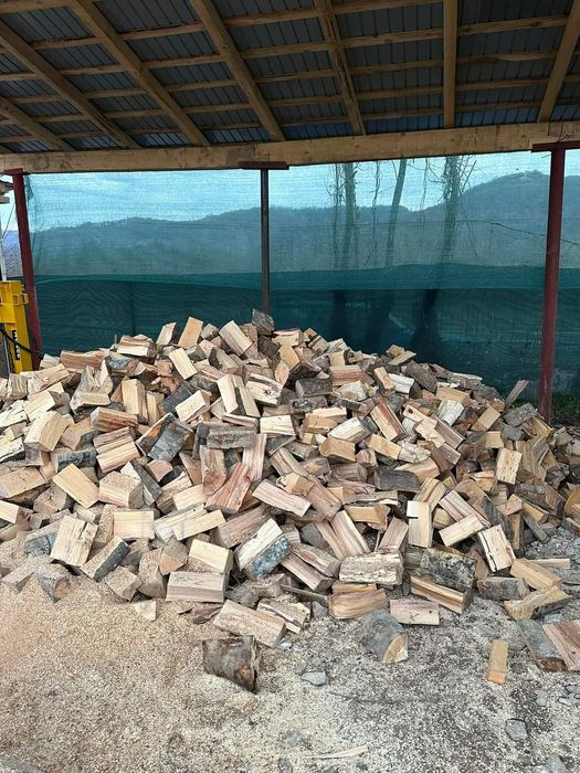 Depozit lemne de foc Arad grădiște Doar esență tare CER FAG CARPEN