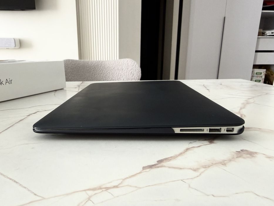 MacBook Air (Core i5)