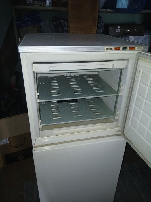 Холодильник б/у.