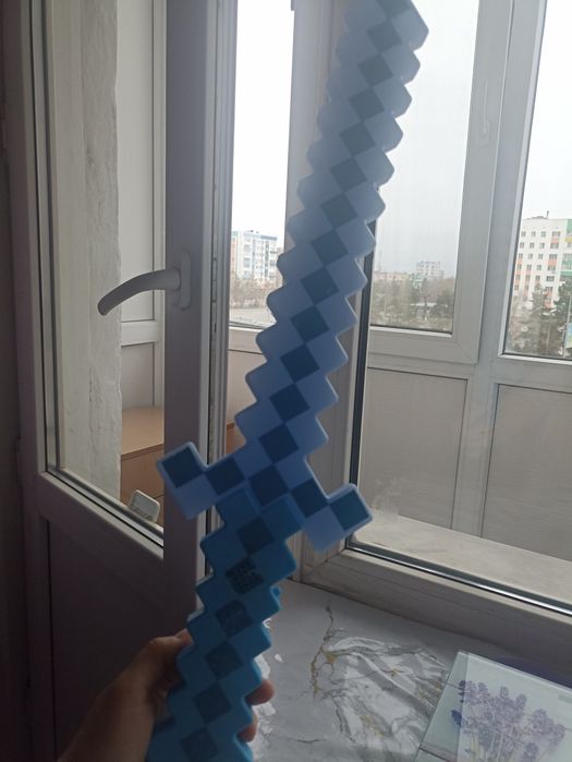 Продам меч Майнкрафт светится