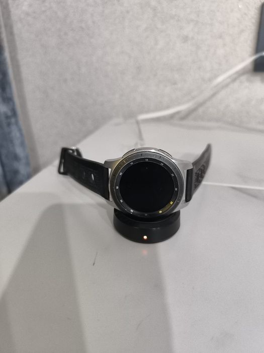 Samsung Galaxy Watch, model SM-R800