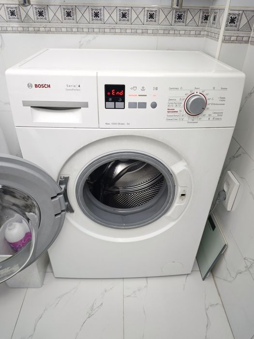 Стиральная машина Bosch Serie 4. 5 кг