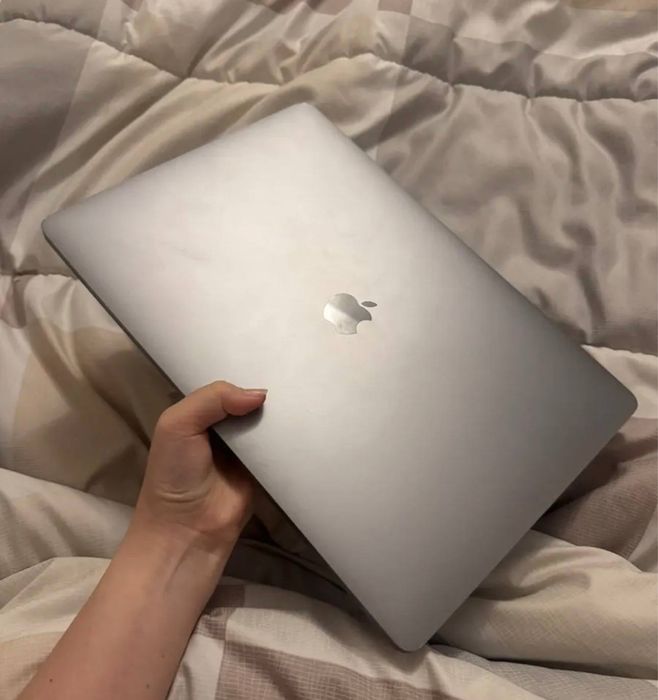 Macbook срочно продам