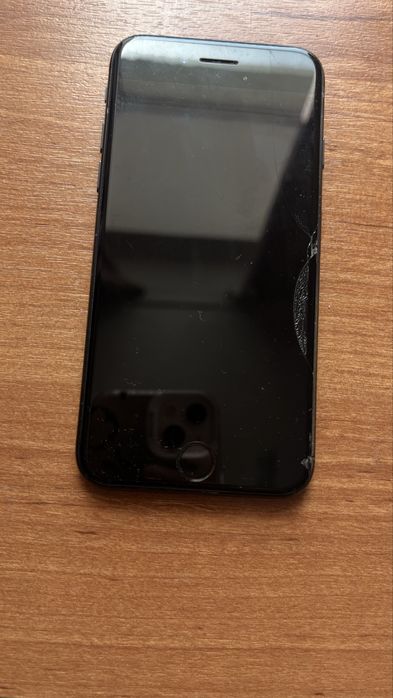 Продам сматфон iPhone 7
