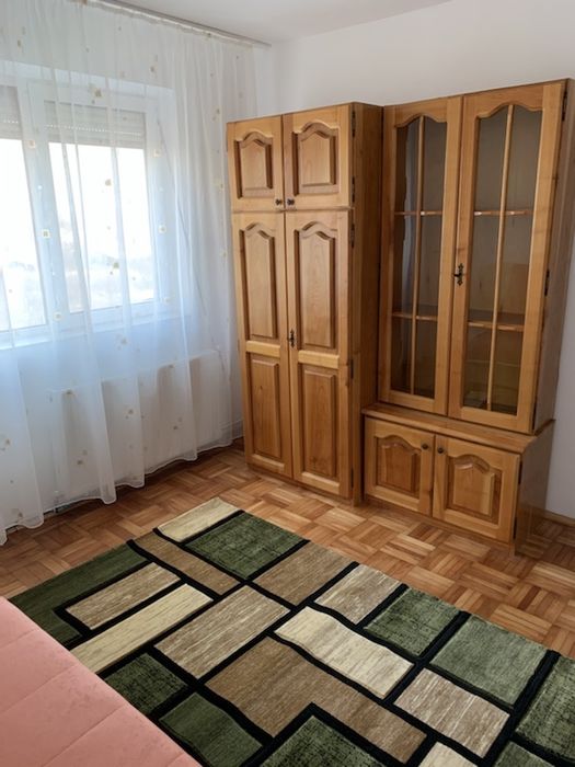Inchiriez Apartament Sinicolau Mic