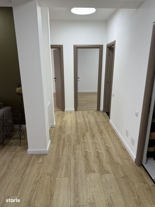 Proprietar vând apartament 3 camere