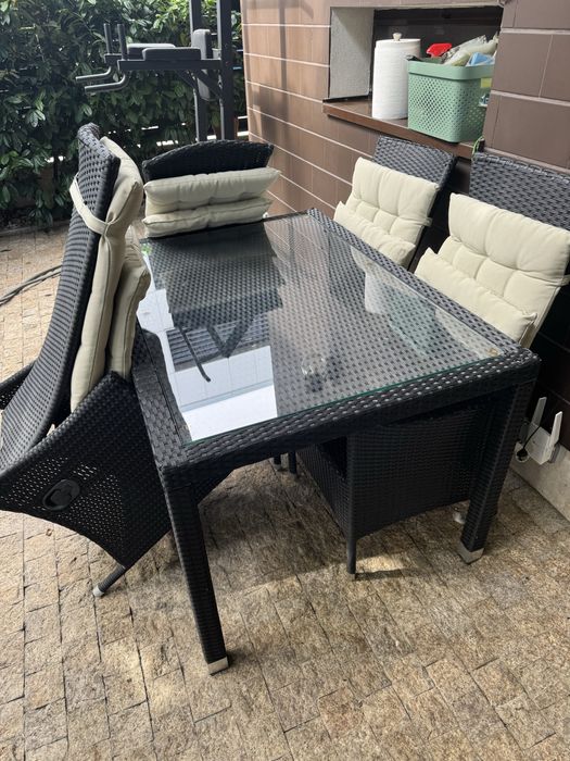 Mobilier ratan exterior masa si scaune
