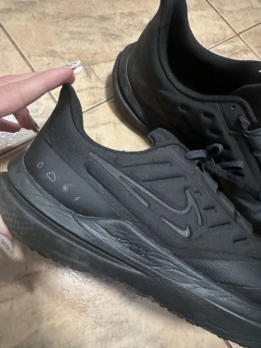 Nike 4 anotimpuri adidasi