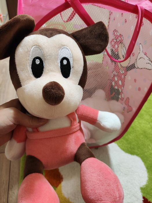 Продавам кош с играчки