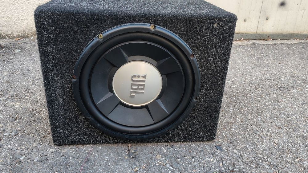 Subwoofer JBL auto