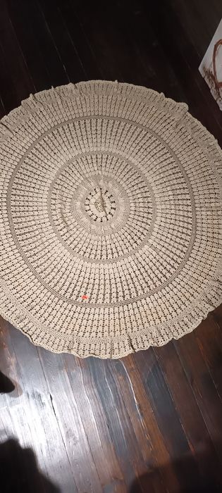 Ръчно плетени покривки и карета на една кука