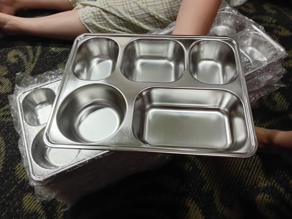 Продаются ланчбоксы.