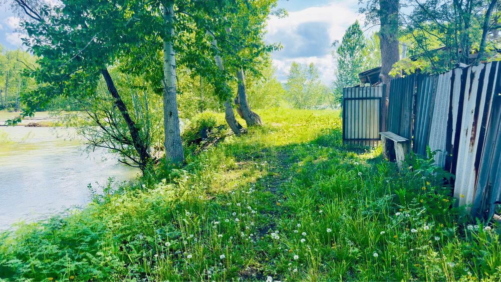 Дом на берегу ульбы