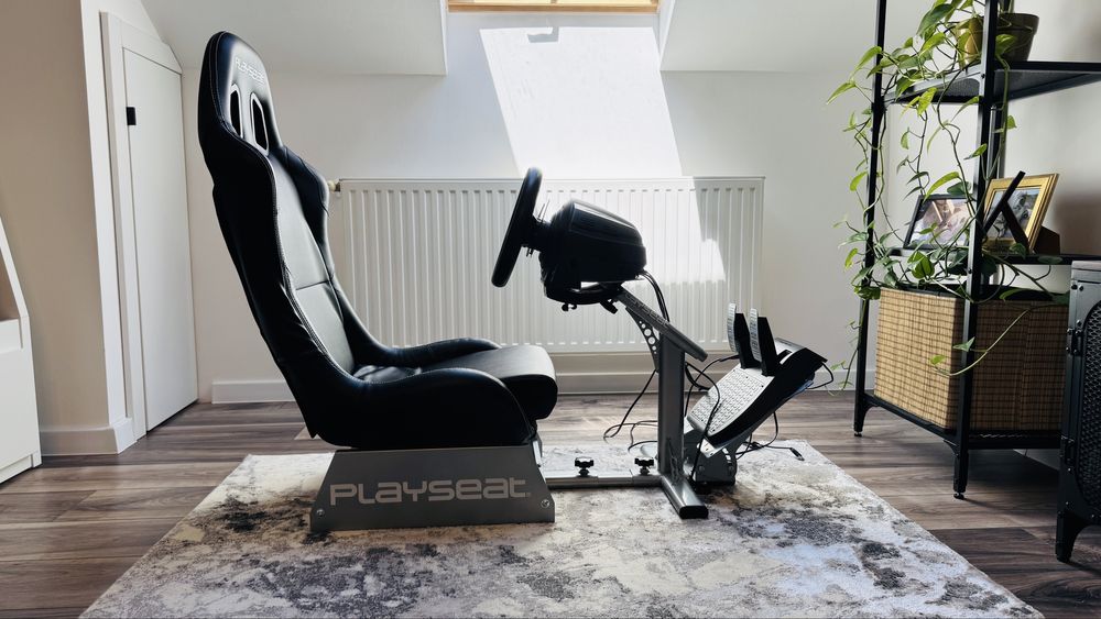 Scaun Playseat Evolution cu volan+pedale Thrustmaster T300RS