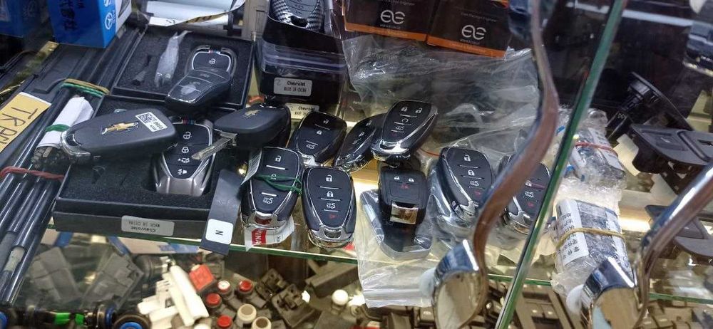 Ремонт замков зажигания , ключи с чипом , смарт программирование .