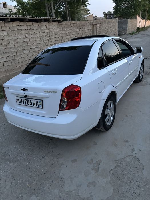 Автомобил сотилади