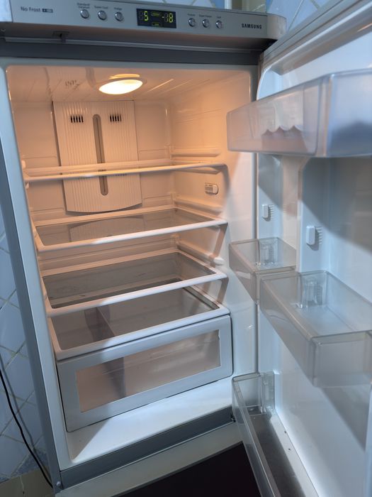 холодилник samsung сотилади срочно