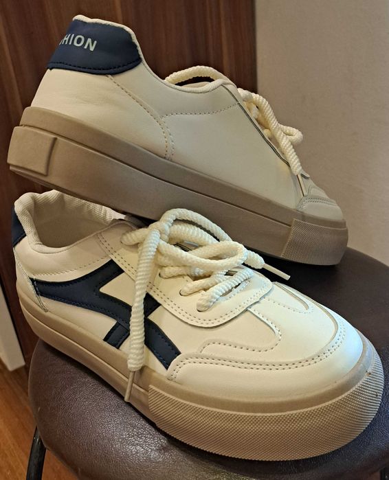 Трендовые кроссовки