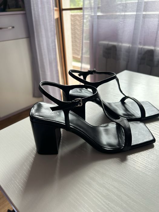 Отворени токчета Zara