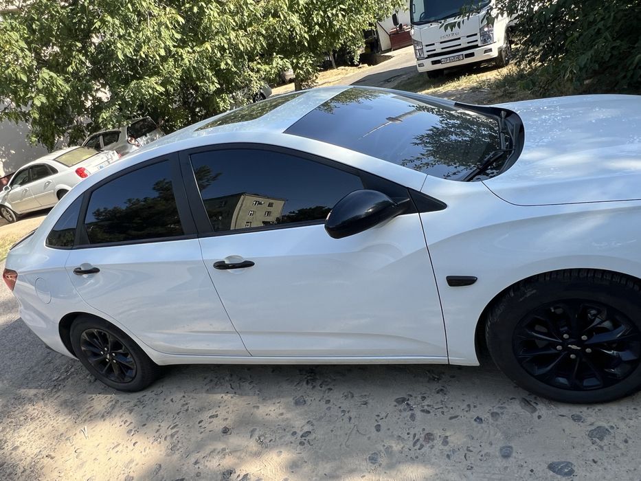 Monza 1,3 turbo sotiladi , holati alo, kraska toza, yurgani 46,000,