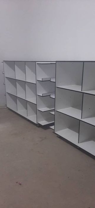 Doʻkon uchun polkalar tez va arzon sotiladi