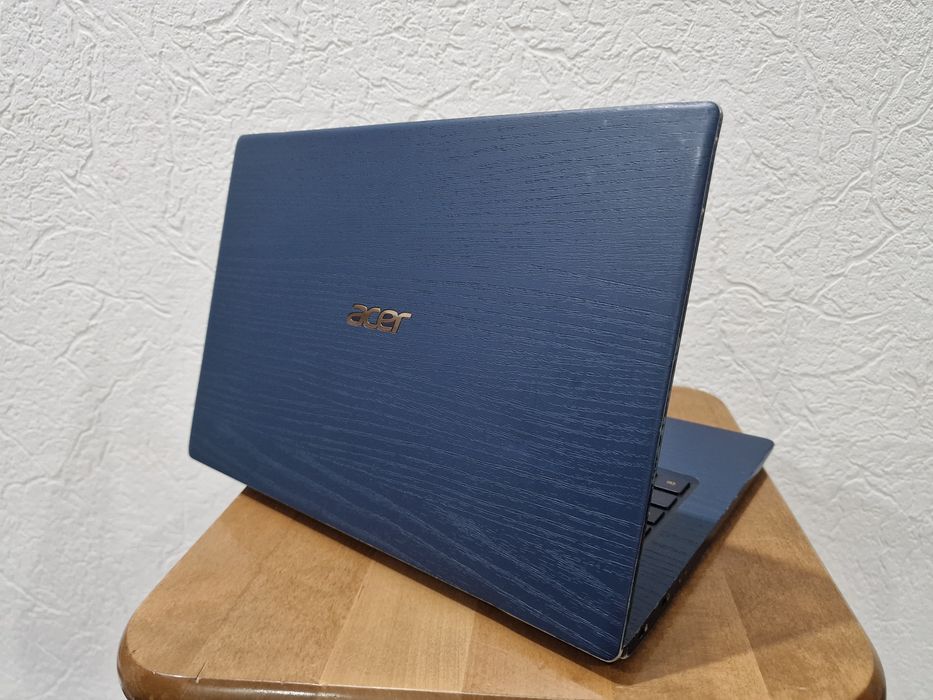 Acer Swift 5. Сенсорный, лёгкий.