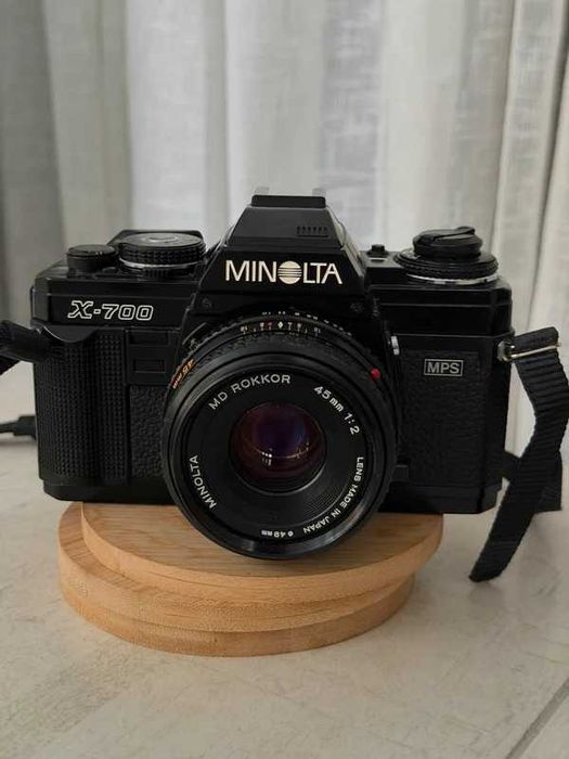 Aparat foto Minolta X-700 cu obiectiv MD Rokkor 45mm f/2 – SLR 35mm