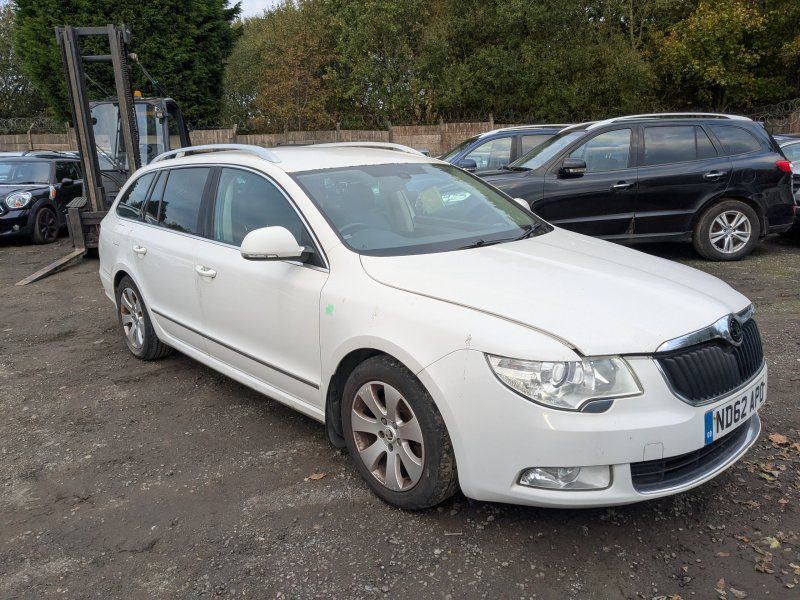 Dezmembrari / Dezmembrez Skoda Superb II Combi (3T5) 1.6 TDI CAYC cutie viteze manual cod culoare LF9E