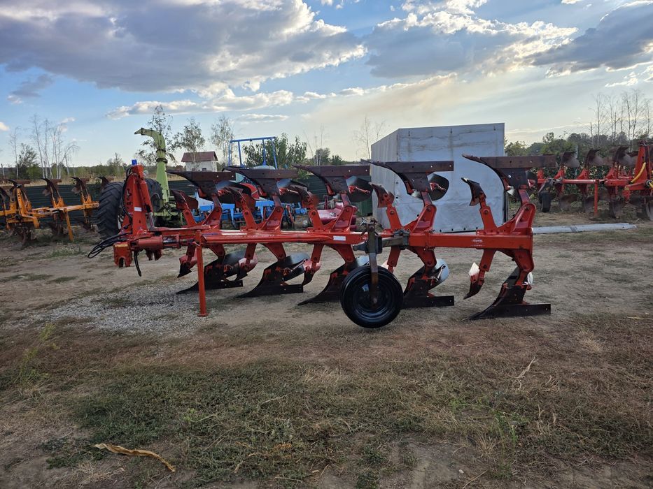 Plug reversibil Kuhn Master 120 – 5 trupițe (4+1) – Stare foarte bună