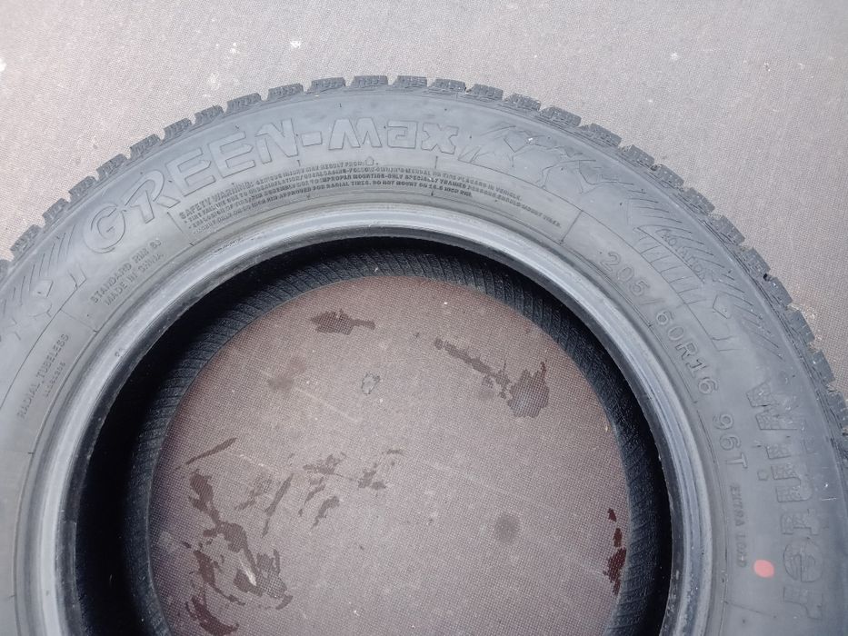 Продам шины зима 205/60 R-16
