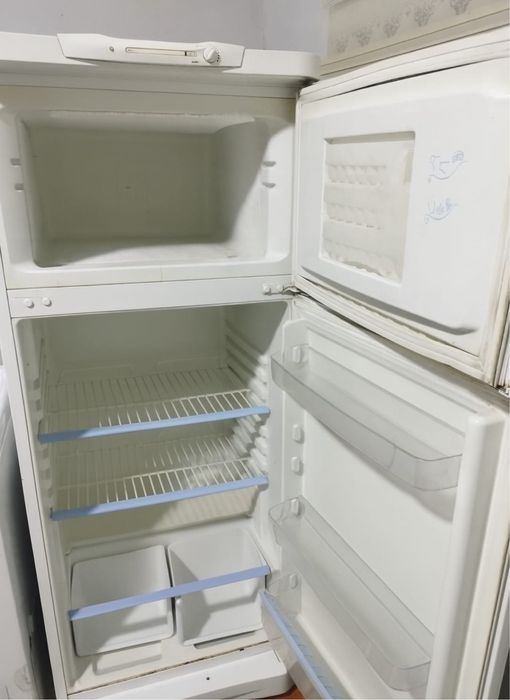 Indesit холодильник