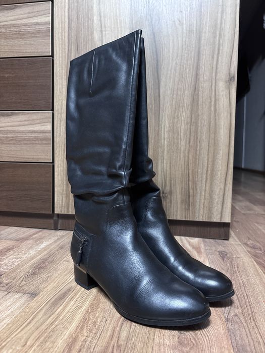 Кожаные женские сапоги