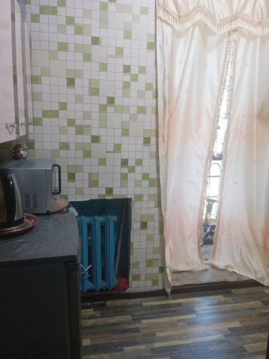 Продаю рядом Рисивой мост