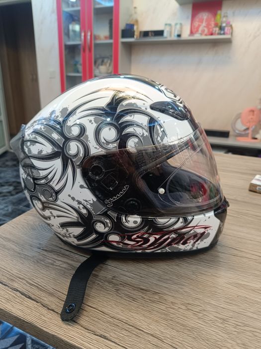 Каска за мотор Shoei