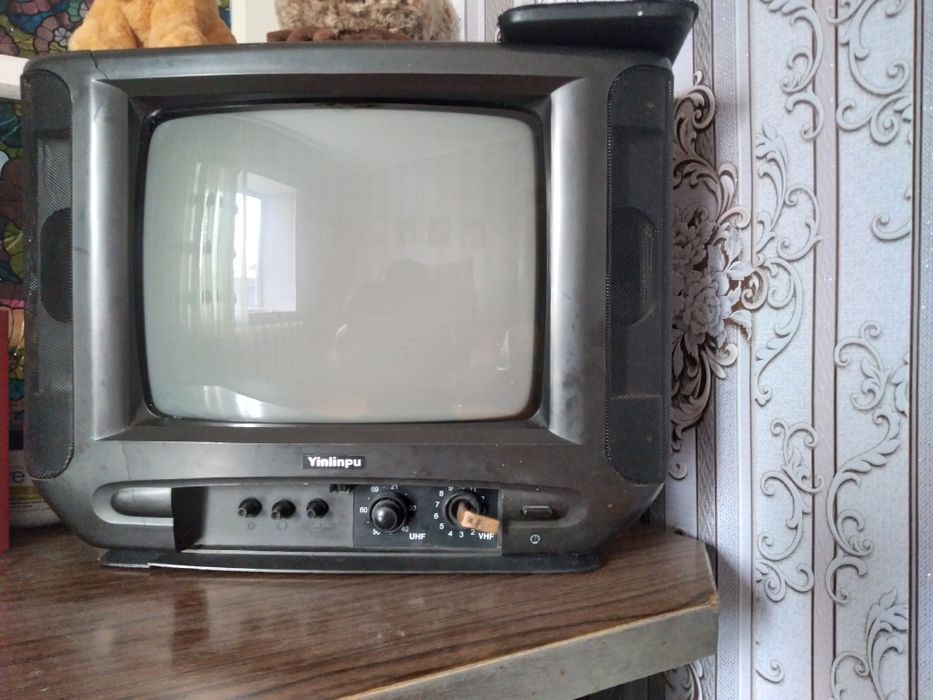 Телевизор маленький