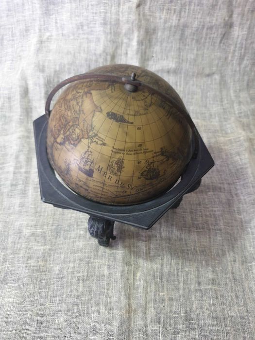 Писалищен аксесор - глобус