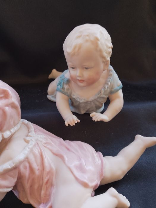 Две фигури "Пиано бебе" по идея на Андреа Садек