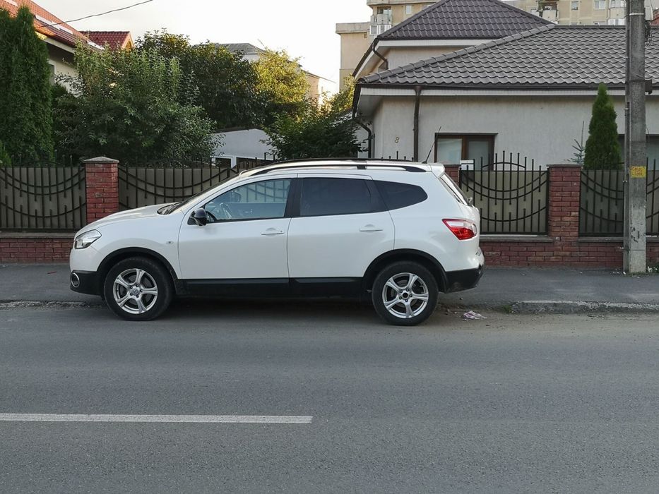 Nissan Qashqai +2