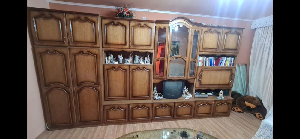 Mobila de living din lemn