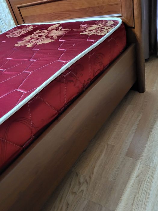 Односпальная кровать