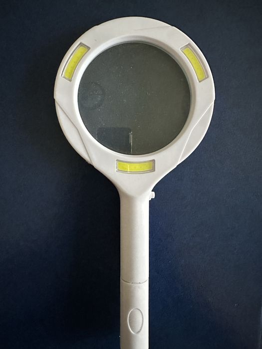 Увеличительное стекло