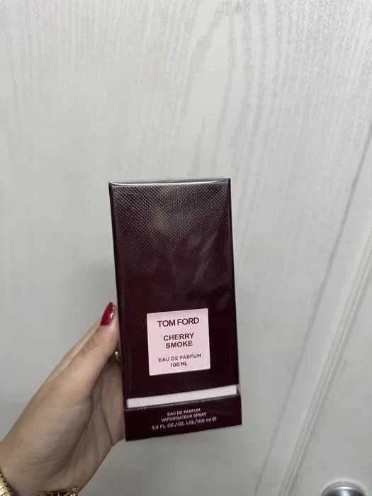 Tom ford Cherry Smoke (Buc/En Gross)