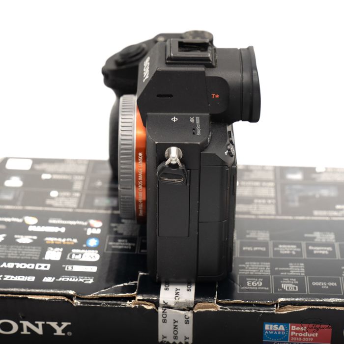 Sony A7 III + cage + grip + accesorii