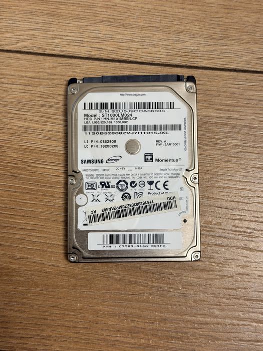 HDD 1000 g SSD 256 g